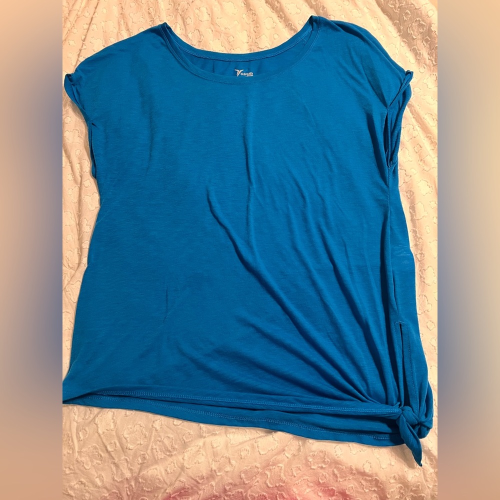 Old Navy active wear blue top. Size large